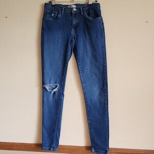 Levis - Womens/Juniors No Skinny Jeans With Adjustable Waist Size 16